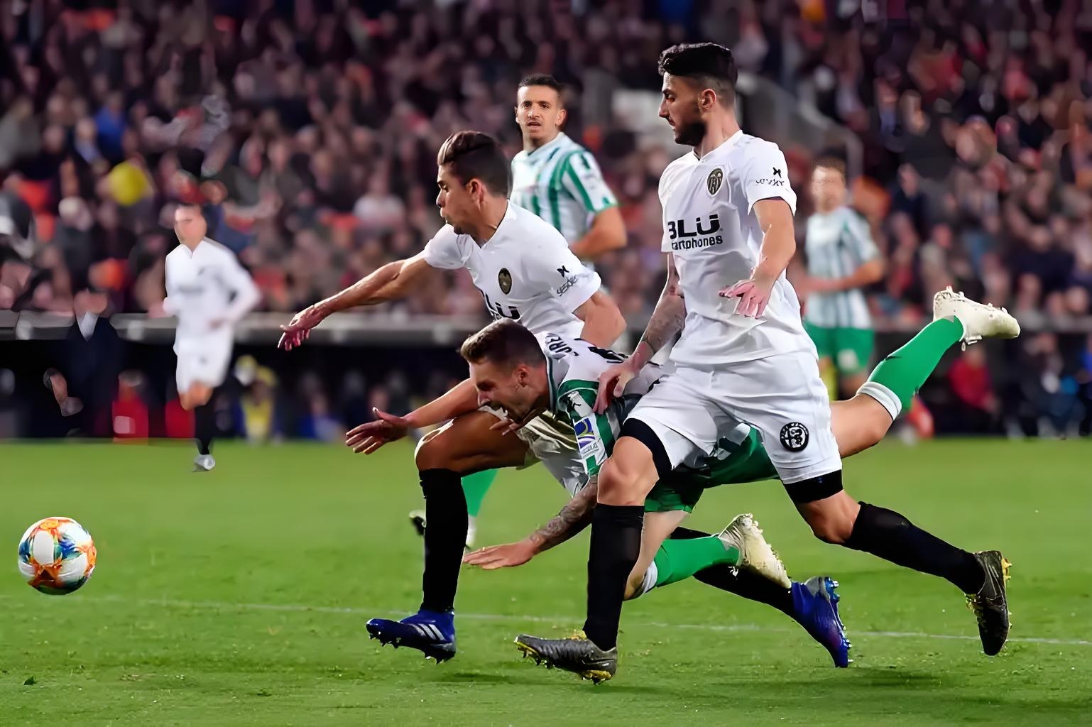 包含蒙彼利埃备战对决斯特拉斯堡，实力均衡的词条