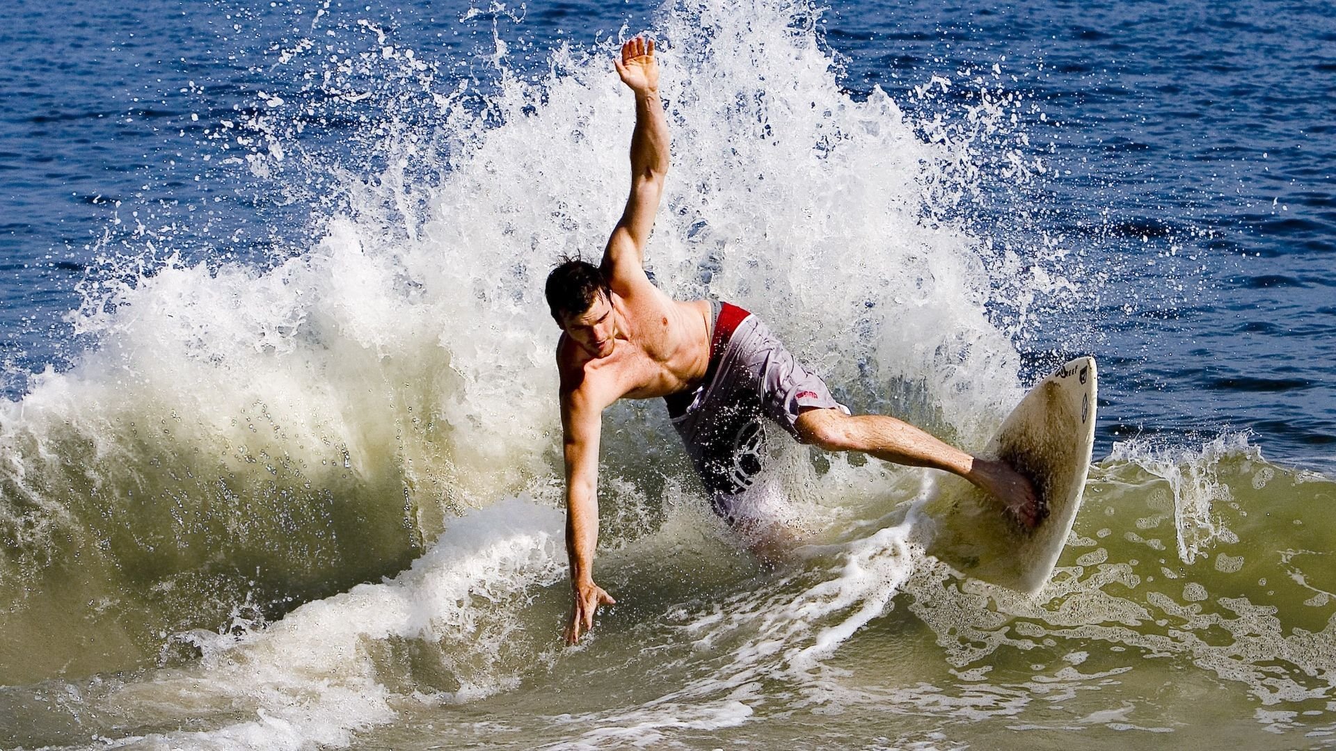 德布劳内爆发，巴西硬仗取胜塞维利亚，一场战术与意志的双重胜利