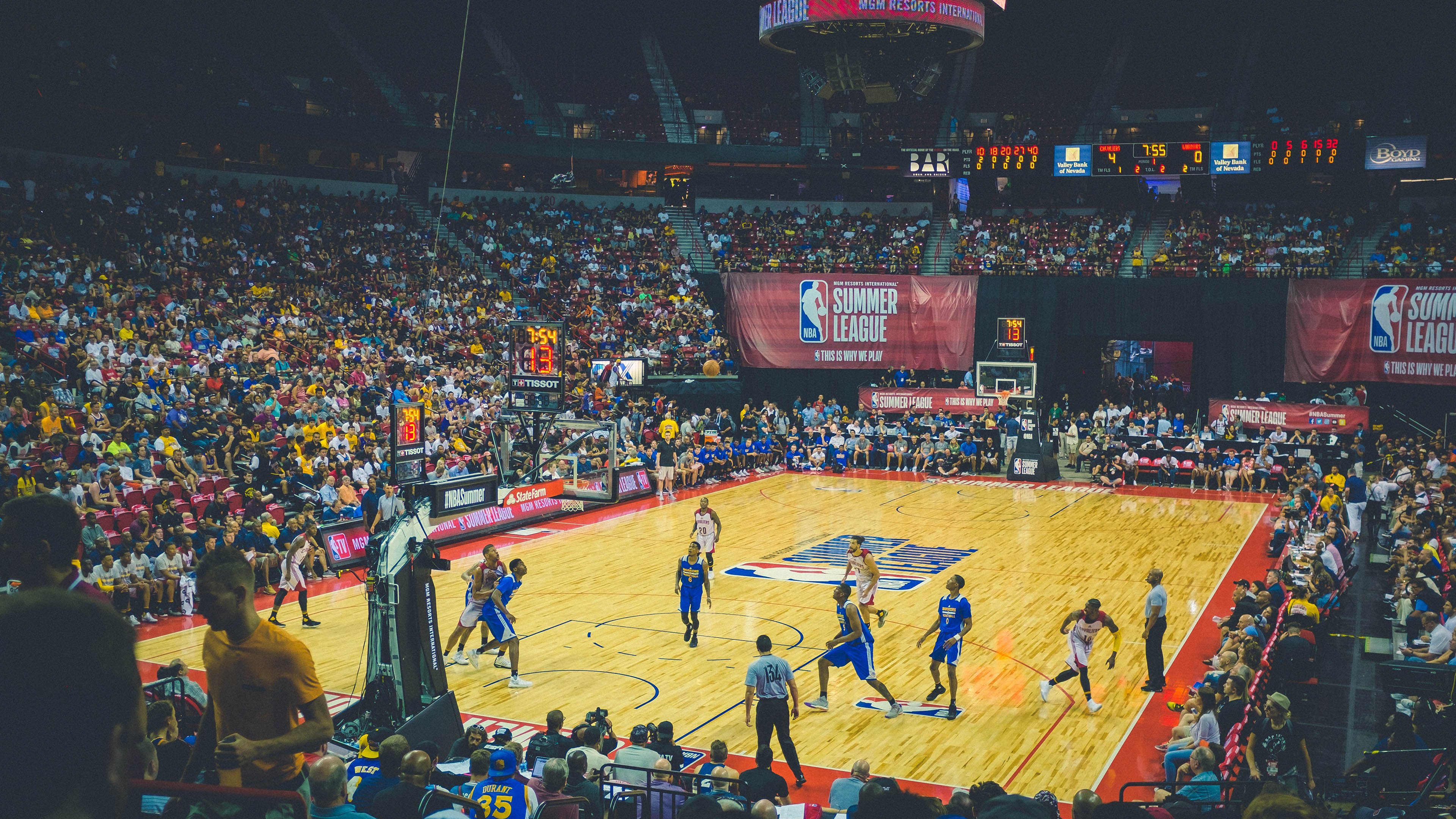 快船碾压深圳队,字母哥成为关键先生,NBA巨星如何定义国际赛场