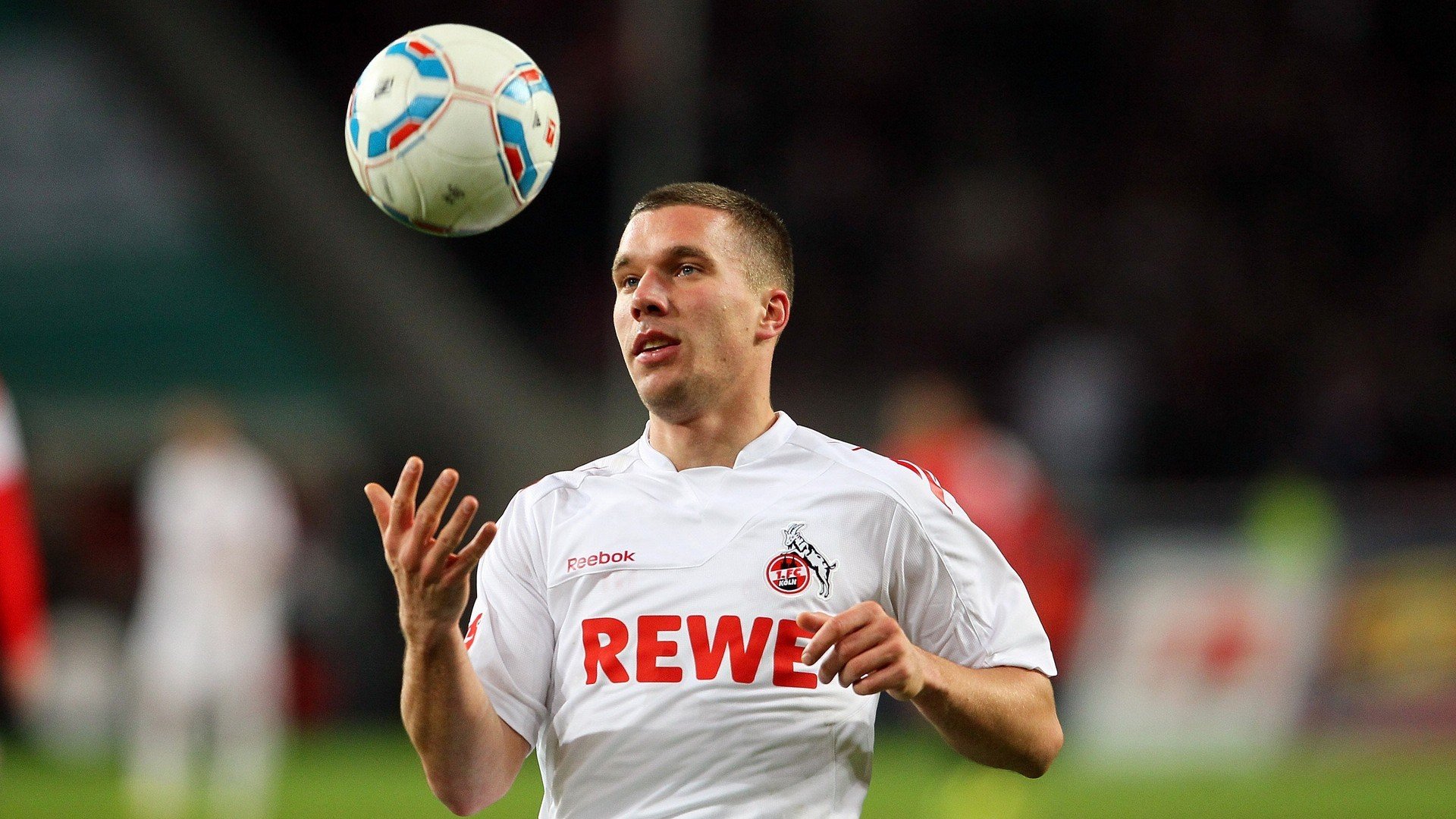 雷霆对阵骑士，布克关键节点连续得分，诠释巨星本色