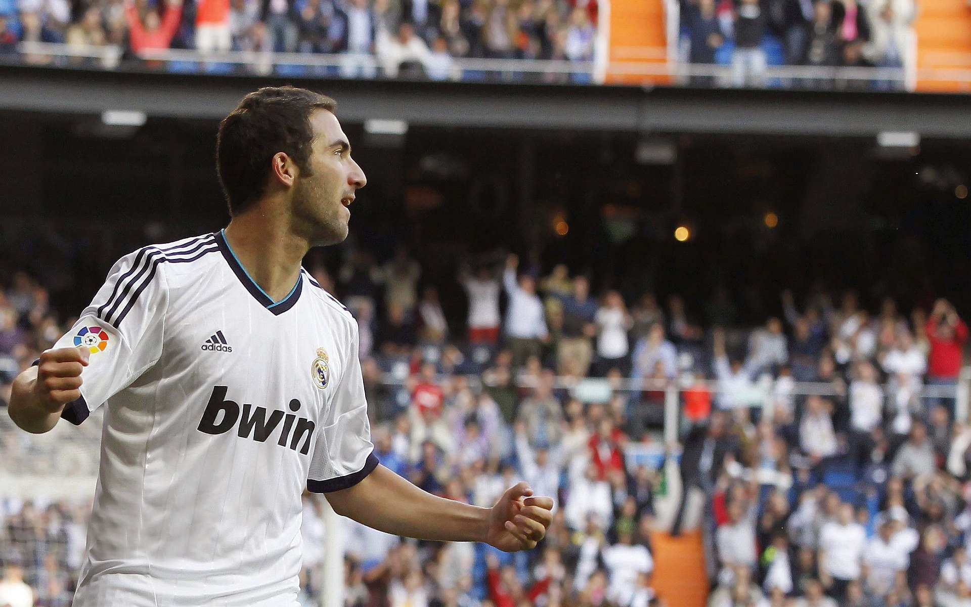 银箭追击战,拉塞尔火热状态下的阿斯顿马丁险胜迈凯伦